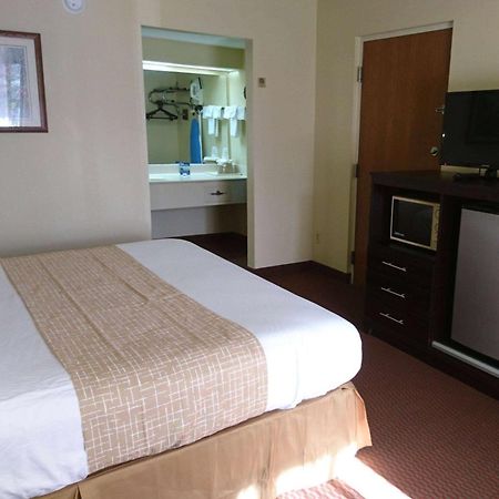 Travelodge by Wyndham Knoxville East Eksteriør billede