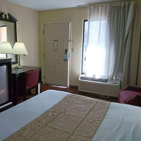 Travelodge by Wyndham Knoxville East Eksteriør billede