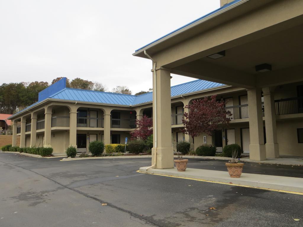 Travelodge by Wyndham Knoxville East Eksteriør billede
